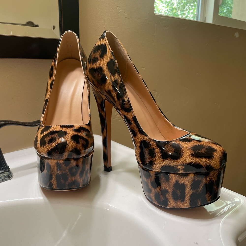 Leopard Print Platform Heels Brand New ~ NWT